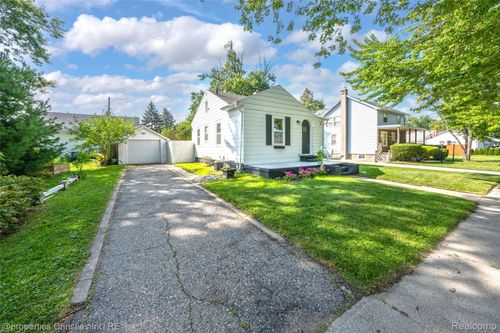 1508 Pine St, Port Huron, MI, 48060-5050 | Card Image
