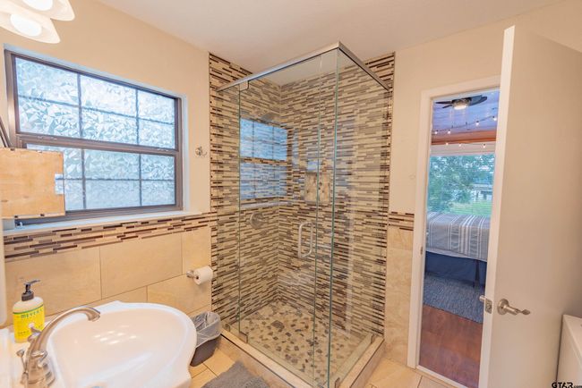 108 E Barker Creek Dr, House other with 3 bedrooms, 2 bathrooms and null parking in Scroggins TX | Image 13