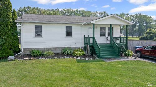 7462 Canal St, Newport, MI, 48166-9721 | Card Image