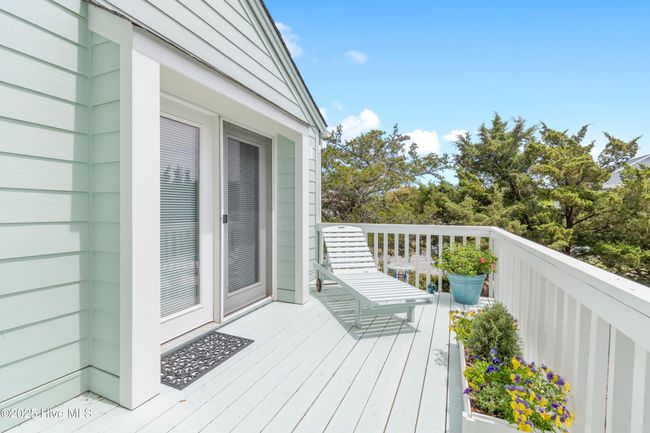 301 22 Nd Pl E, House other with 3 bedrooms, 3 bathrooms and 1 parking in Oak Island NC | Image 6