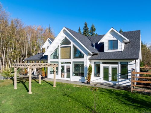 8740 Oyster River Way, Black Creek, BC, V9J1K3 | Card Image