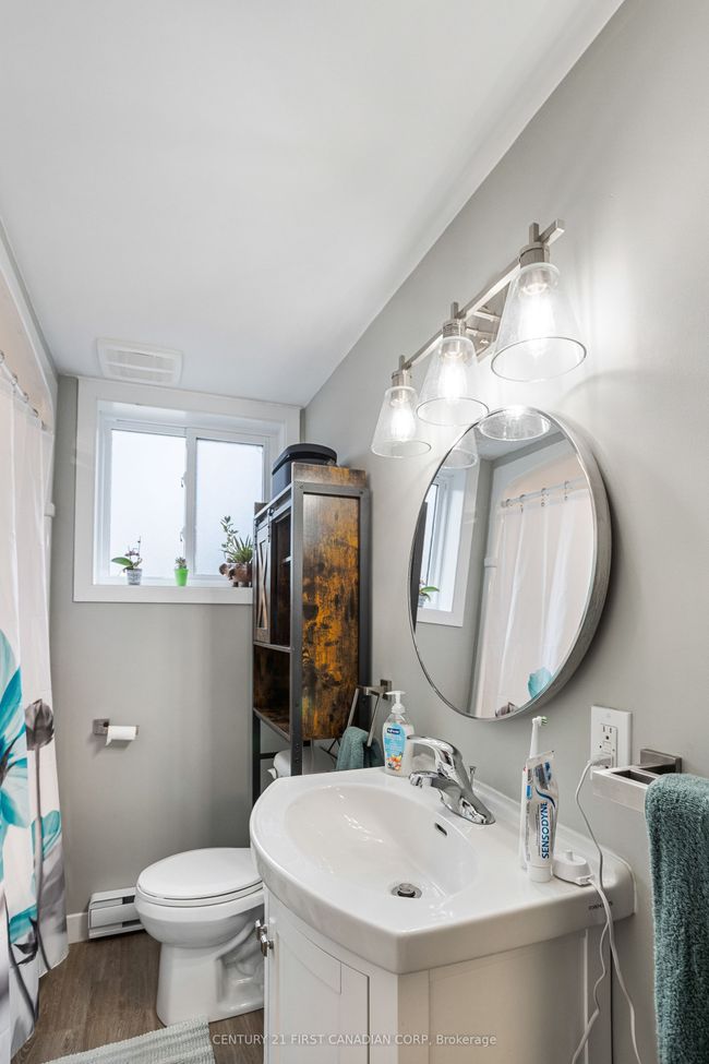 103-105 Main St S, Home with 4 bedrooms, 2 bathrooms and 5 parking in Exeter ON | Image 36