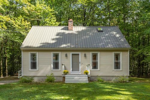 94 Mountain School Road, Weare, NH, 03281 | Card Image