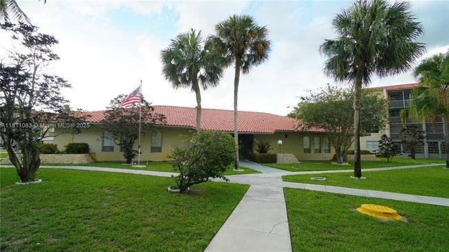 4204 - 1830 Sw 81 St Ave, Condo with 2 bedrooms, 2 bathrooms and null parking in North Lauderdale FL | Image 5