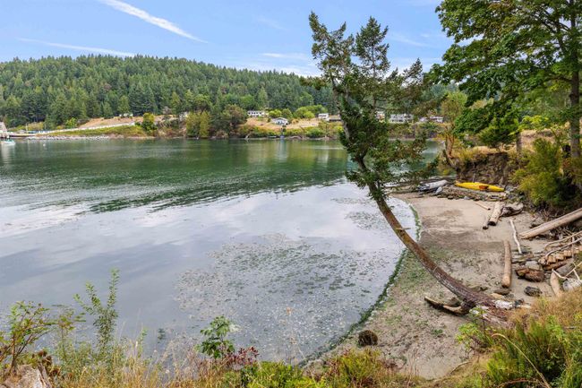 225 Mariners Way, House other with 2 bedrooms, 2 bathrooms and null parking in Mayne Island BC | Image 3