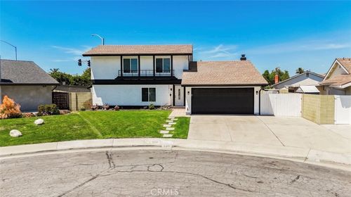 5511 Kern Dr, Huntington Beach, CA, 92649-4530 | Card Image