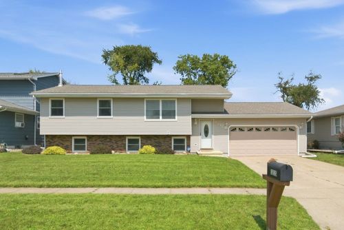 1215 Kaplan Dr, Waterloo, IA, 50702-4209 | Card Image