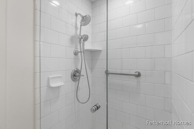 Walk-in Shower | Image 18