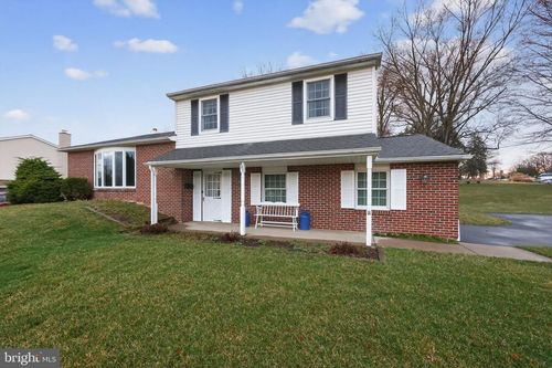 667 Lily Rd, WARMINSTER, PA, 18974-5523 | Card Image