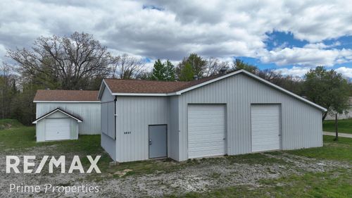 3837 Sage Lake Rd, Lupton, MI, 48635-8704 | Card Image