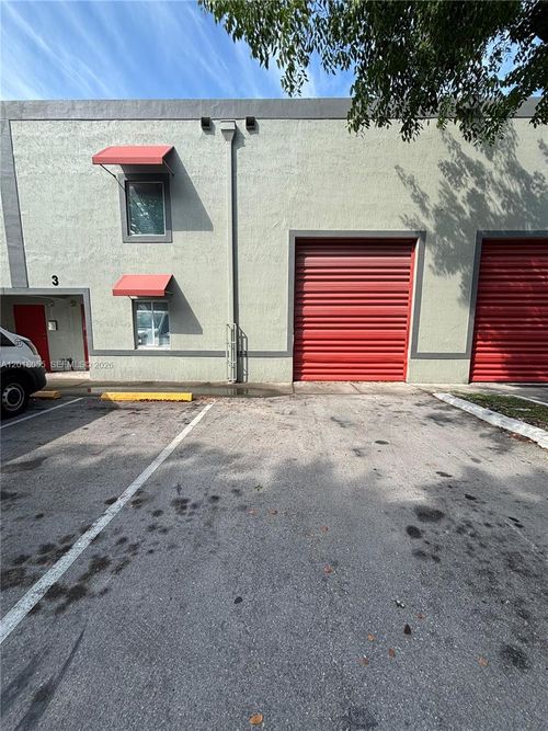 3-10950 Nw 138th St, Hialeah Gardens, FL, 33018-1134 | Card Image