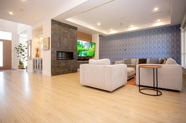 21661 Ridgeway Cres, House other with 8 bedrooms, 8 bathrooms and 6 parking in Maple Ridge BC | Image 6