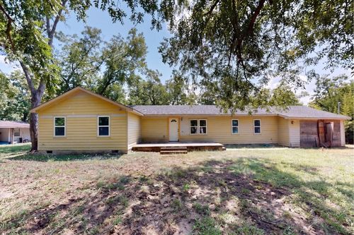 112 W Ila St, Elgin, TX, 78621-1228 | Card Image