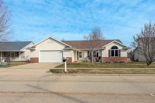2840 Newport Avenue, OSHKOSH, WI, 54904 | Card Image