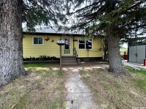 601 2 Ave, Spy Hill, SK, S0A2A0 | Card Image