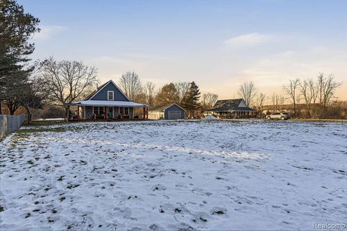 5216 S State Rd, Goodrich, MI, 48438-9766 | Card Image