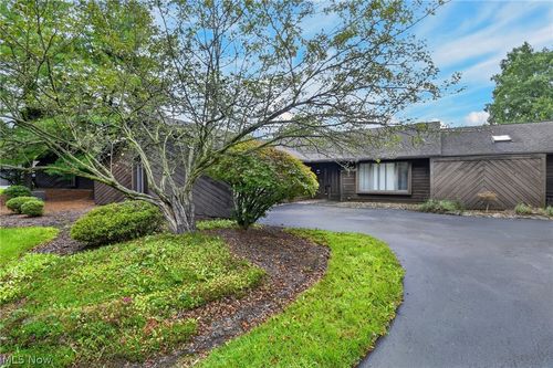 b-3502 Somerset Dr, Youngstown, OH, 44505-1779 | Card Image
