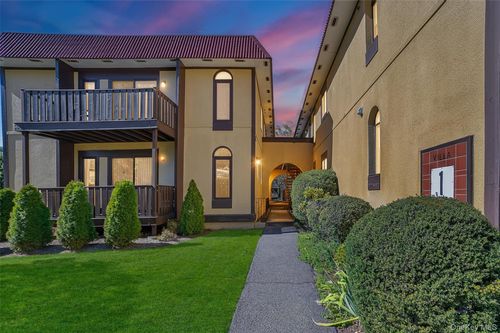 6-1 Granada Cres, White Plains, NY, 10603 | Card Image