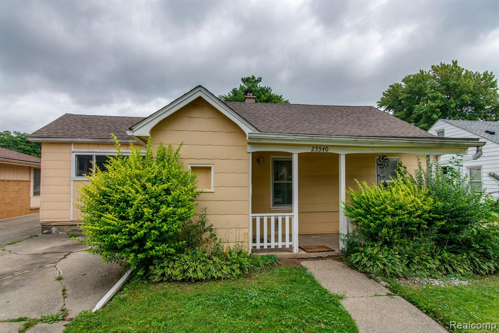Eureka Dr, Warren, MI 48091