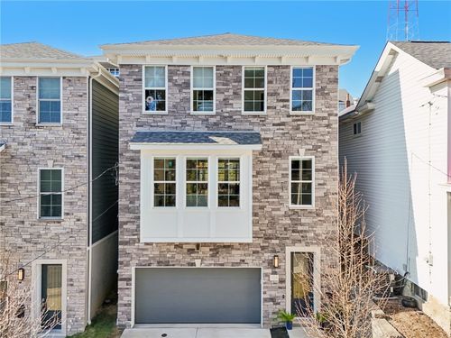 214 Seward St, Mt Washington, PA, 15211-1038 | Card Image