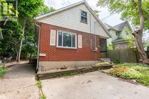292 Christina St S, Sarnia, ON, N7T2N5 | Card Image