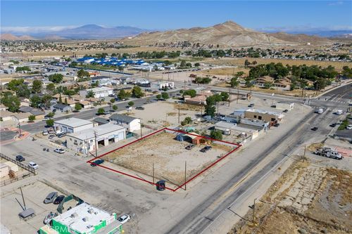 2909 Sierra Hwy, Rosamond, CA, 93560-6081 | Card Image
