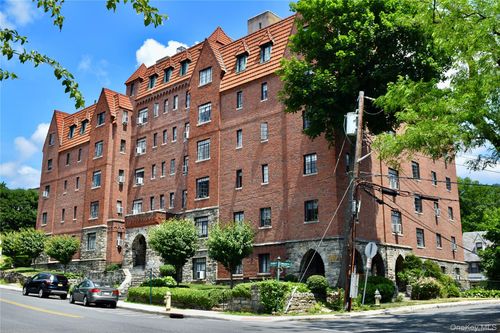 2b-22 Sagamore Rd, Bronxville, NY, 10708-1567 | Card Image