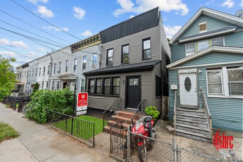 12608 95th Ave, South Richmond Hill, NY, 11419-1525 | Card Image