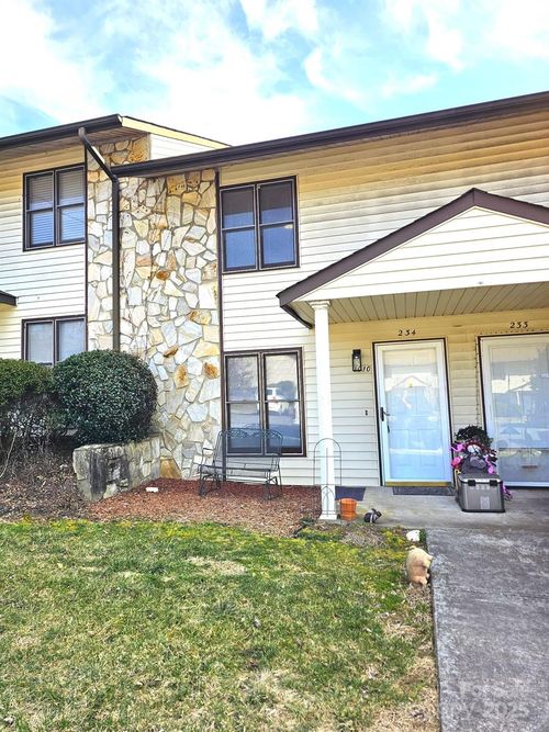234-1010-234 Cedar Place Ct, Winston Salem, NC, 27107-6938 | Card Image
