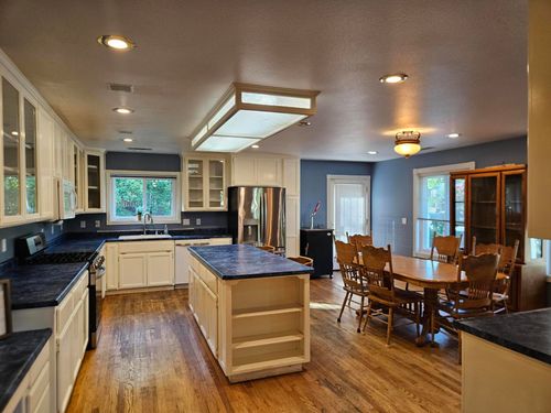 6572 Jonella Way, Redding, CA, 96003-4703 | Card Image