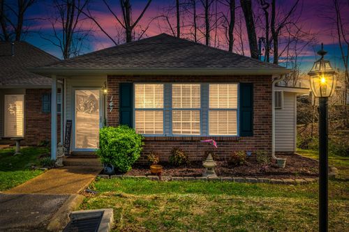 147 Eastdale Ln, Dickson, TN, 37055-2900 | Card Image
