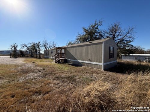 35 N Creek Loop, Comfort, TX, 78013-2721 | Card Image