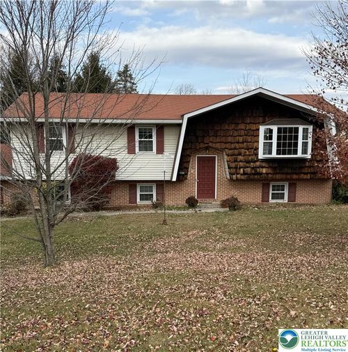 4266 Chestnut Dr, WALNUTPORT, PA, 18088-9691 | Card Image