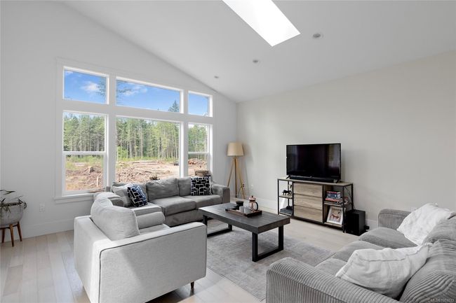 294 Edgewood Cres, House other with 4 bedrooms, 3 bathrooms and 2 parking in Duncan BC | Image 9