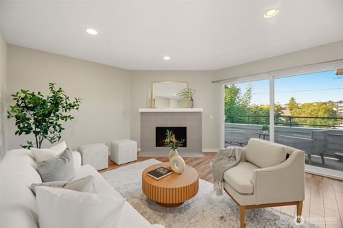 apt-313-3233 Ne 12th St, Renton, WA, 98056-3477 | Card Image