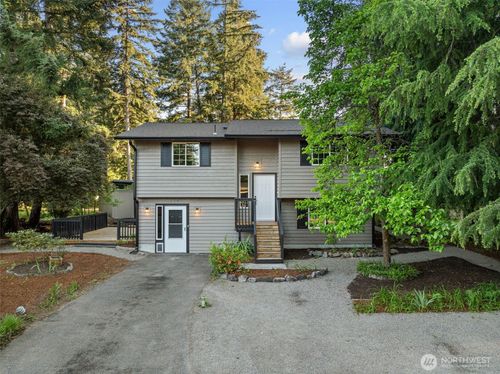 136 Rainier Acres Rd Se, Rainier, WA, 98576 | Card Image