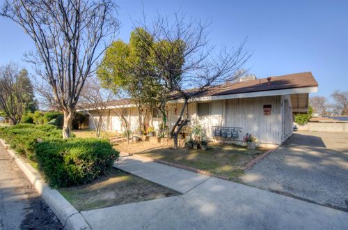 464 E Calimyrna Ave, Fresno, CA, 93710-5228 | Card Image