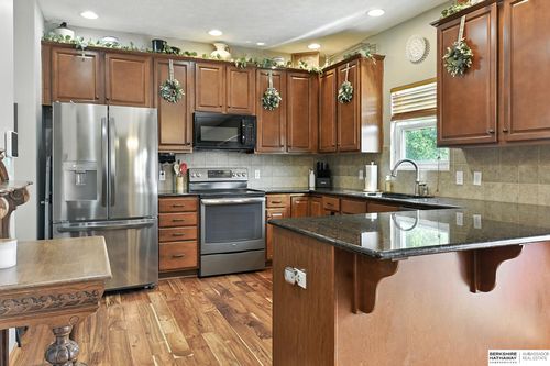 10505 N 152nd Avenue Cir, Bennington, NE, 68007-5578 | Card Image
