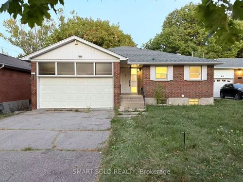 81 Maxome Ave, North York, ON, M2M3K2 | Card Image