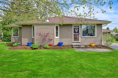 1612 Willow Rd, Twin Lakes, WI, 53181-9737 | Card Image