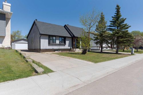 146 Mcconachie Cres, Fort Mcmurray, AB, T9K1K7 | Card Image