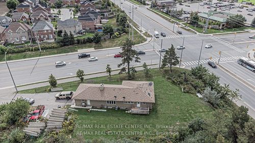 3024 Countryside Dr, Brampton, ON, L6P0V3 | Card Image