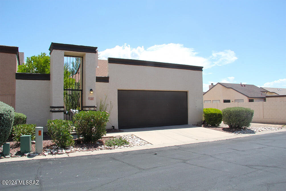 Doria Dr, Tucson, AZ 85742