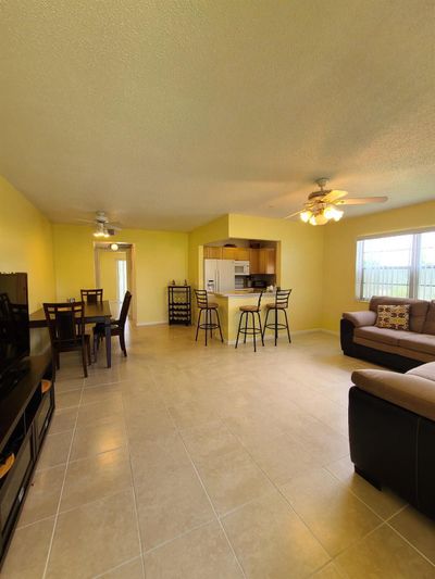 133 Camden F, Condo with 1 bedrooms, 1 bathrooms and null parking in West Palm Beach FL | Image 1