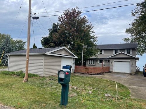 3290 Edgewater Dr, Vermilion, OH, 44089-2404 | Card Image