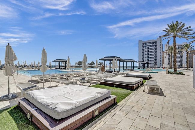 APT-3702 - 1830 S Ocean Dr, Condo with 3 bedrooms, 3 bathrooms and null parking in Hallandale Beach FL | Image 70