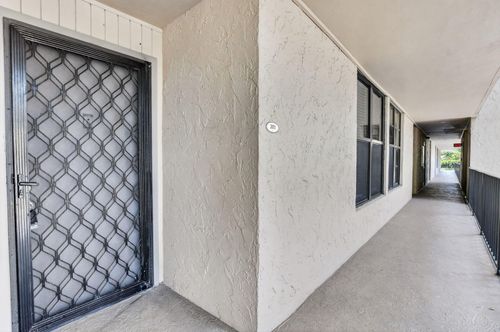 203-8 Royal Palm Way, Boca Raton, FL, 33432-7856 | Card Image