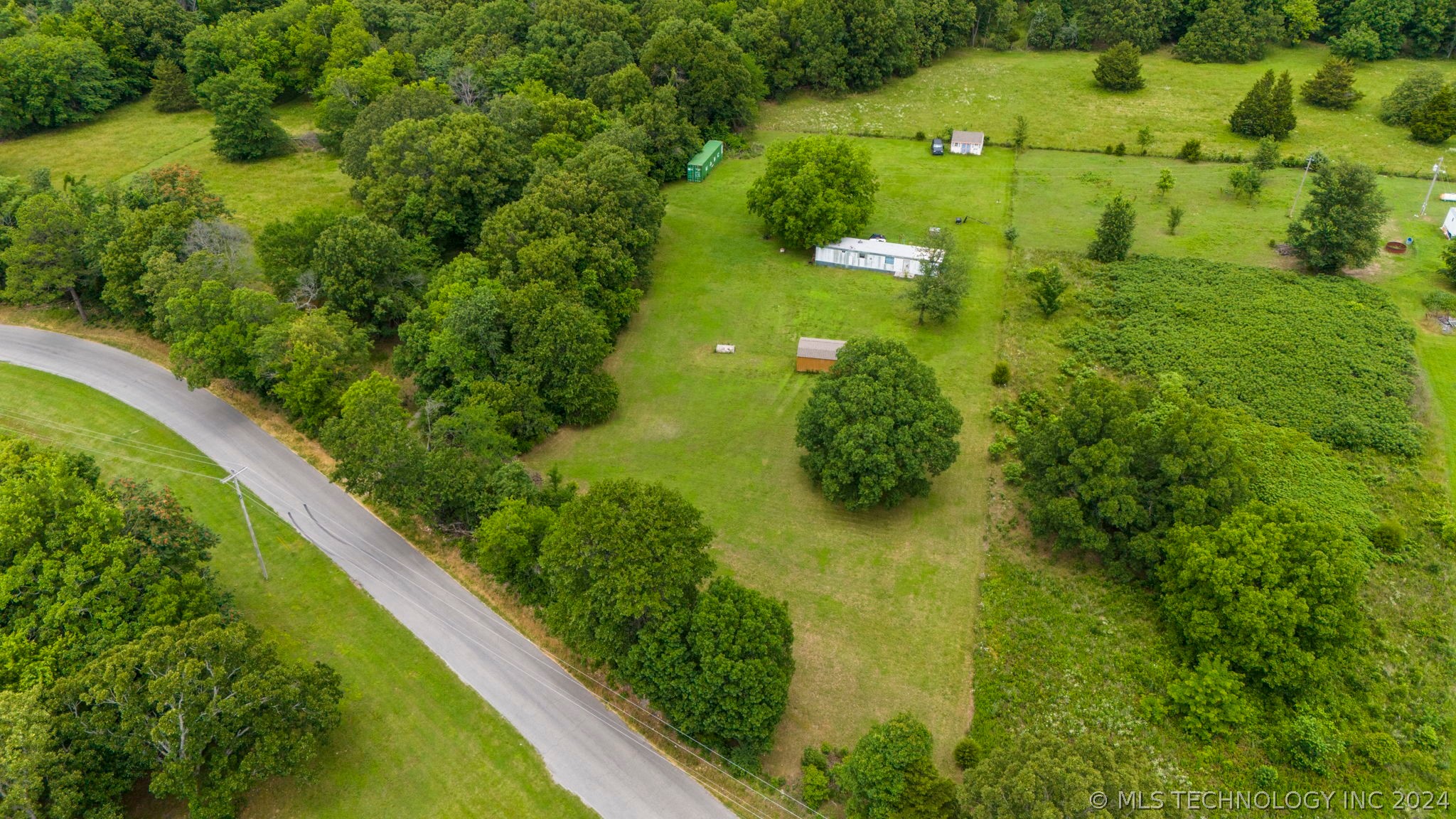 590 Rd, Locust Grove, OK 74352