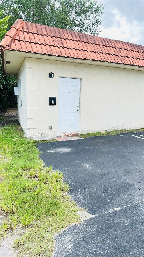 apt-1-640 Sw 9th Ct, Pompano Beach, FL, 33060-7831 | Card Image