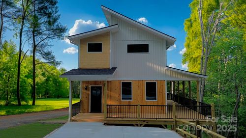 139 Blossom Rdg, Leicester, NC, 28748-5202 | Card Image
